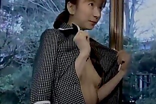 Yuu Nanami sucks two penises